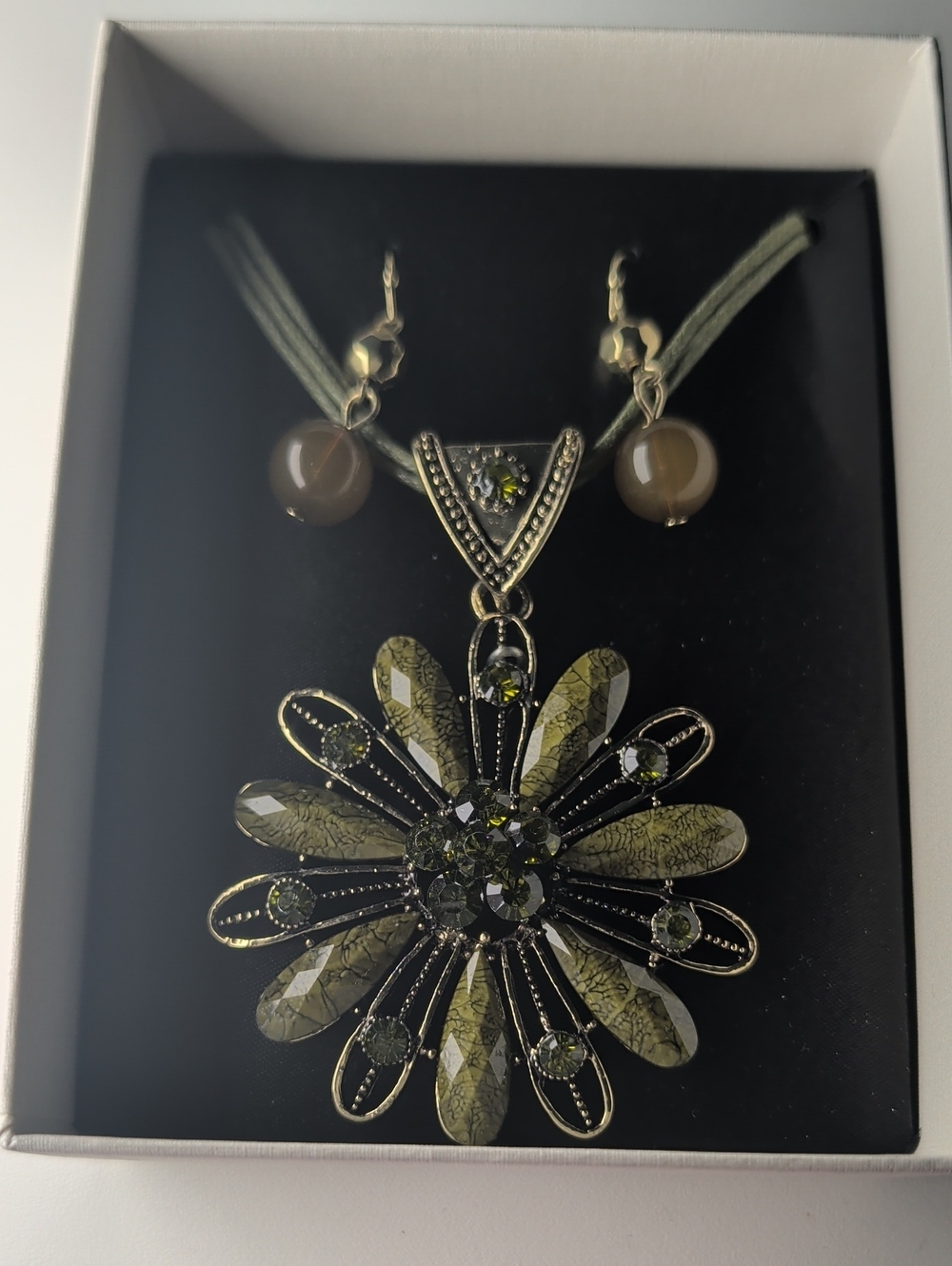 Mixit Olive Green Flower Pendant Necklace Set With Earrings